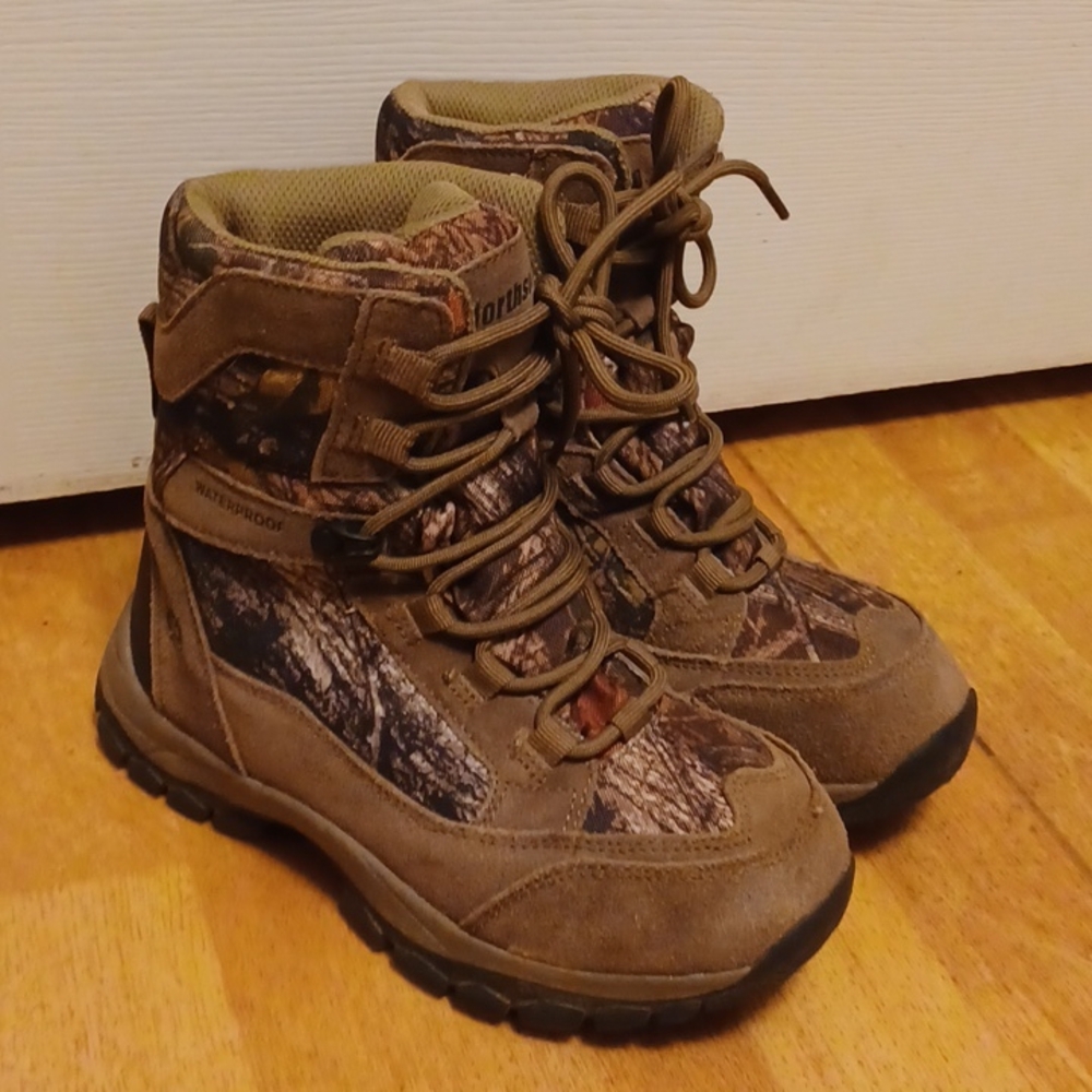 Northside boots Waterproof insulated   size 2